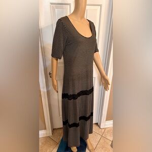 Shower sleeve striped maxi
